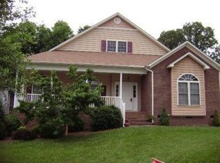 645 Woodbriar Ct, Winston Salem, NC 27106