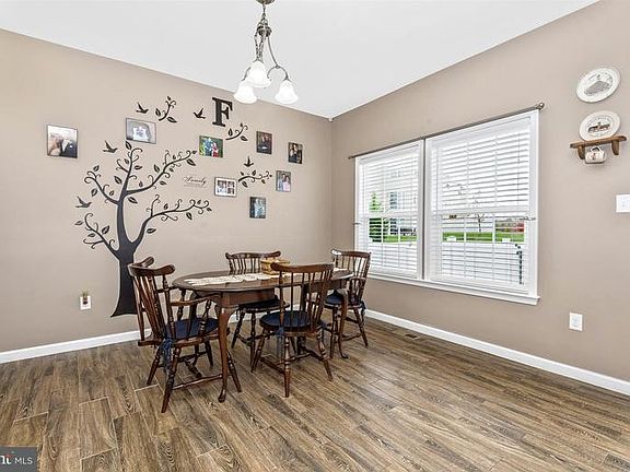 4th image of 10338 Lantern Ln