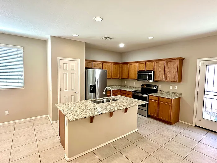 7363 W Cambridge Ave — Photo 10