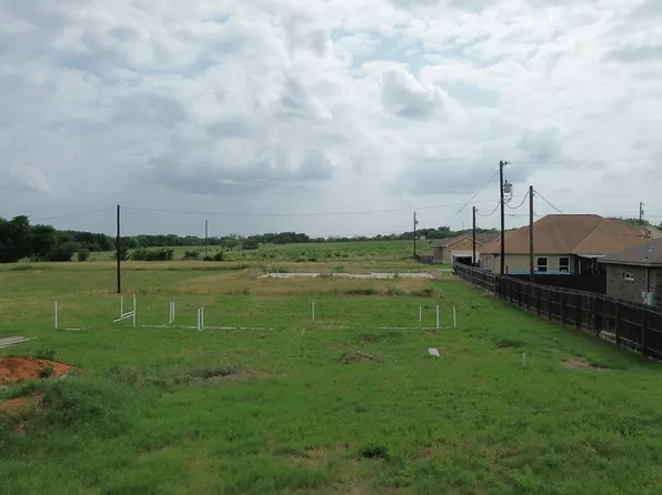 152 Parkcrest LOT 31, Floresville, TX 78114