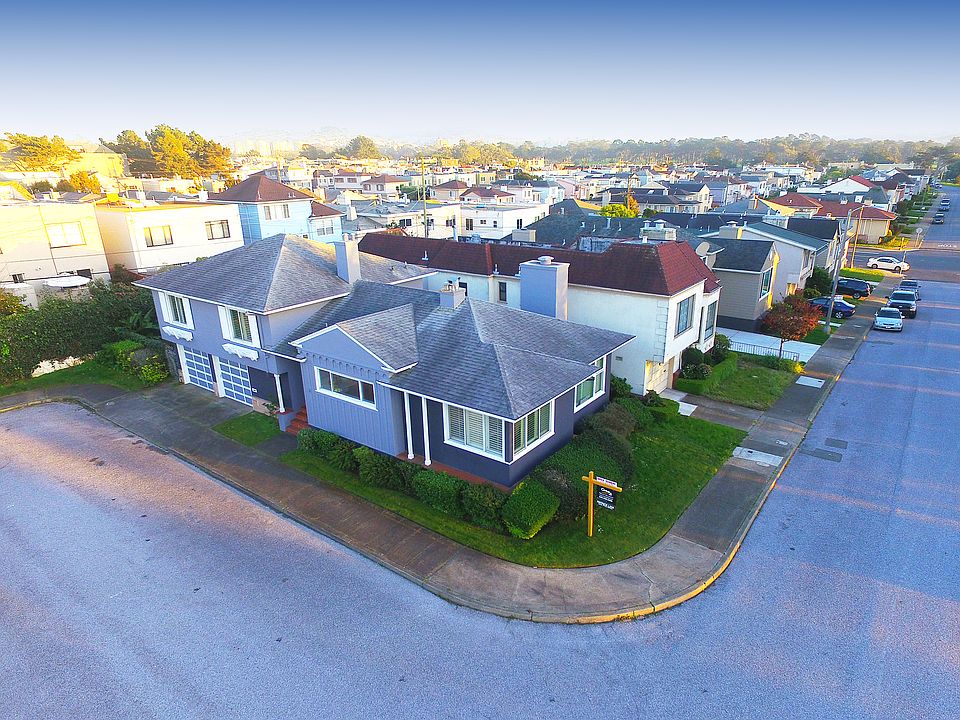 1st image of 2 Gellert Dr