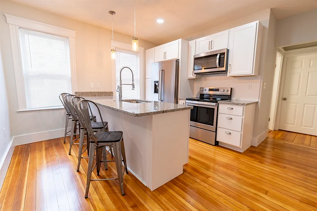 Building Photo - 22 Dearborn St #2