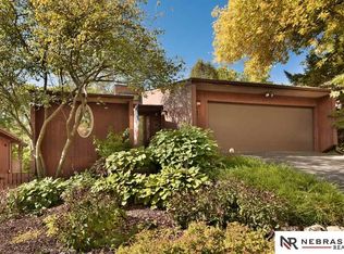 8017 Girard Plz, Omaha, NE 68122