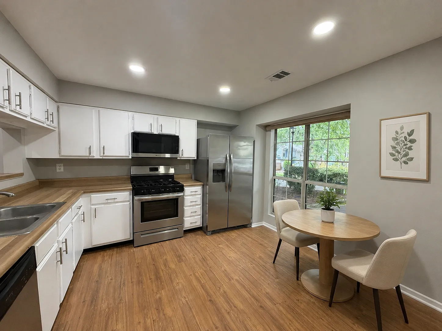 2 bed, 1288 sqft, $1,975 — Photo 3