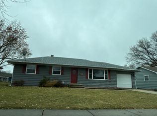 136 S Jane Dr, Elgin, IL 60123