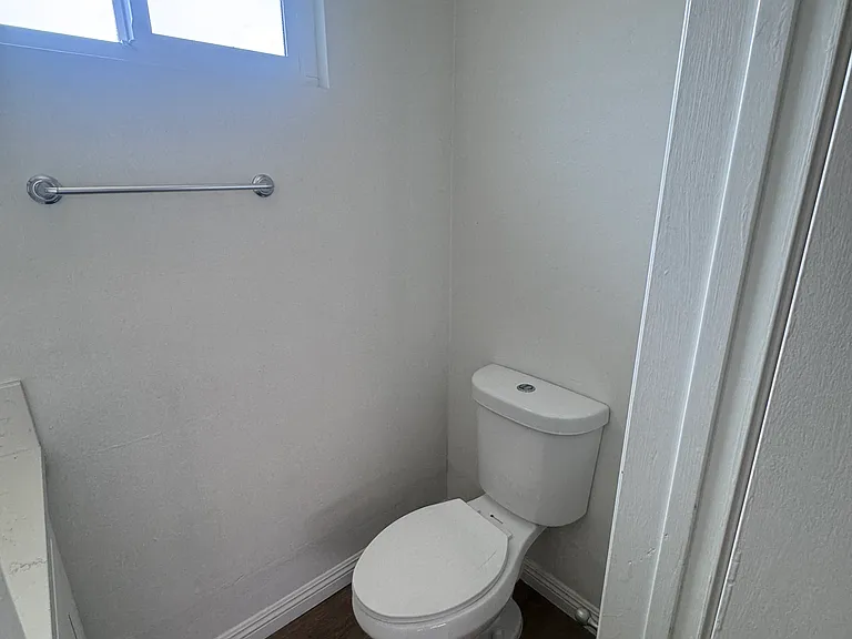 563 Emory St #563 — Photo 8
