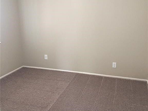 5th image of 15876 Merrill Ave