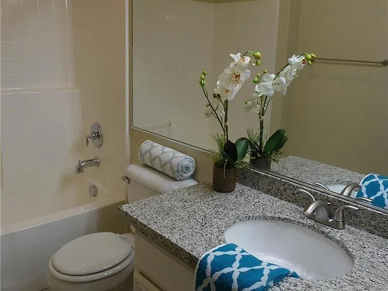 13629 Summit View St — Photo 12
