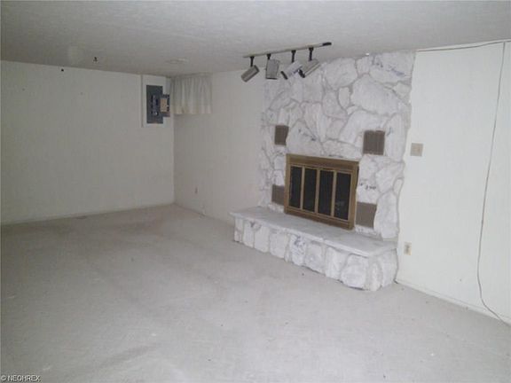 5th image of 4460 Habersham Ln S #198