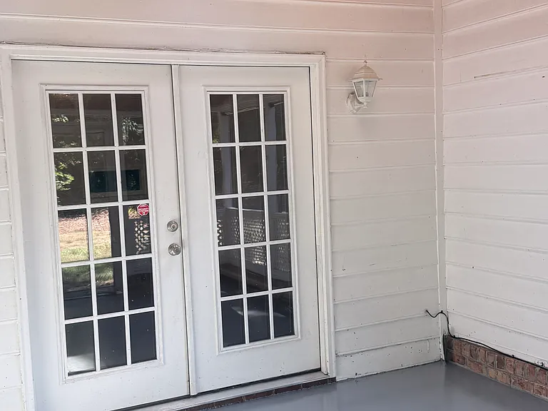 4605 Lawndale Dr — Photo 10
