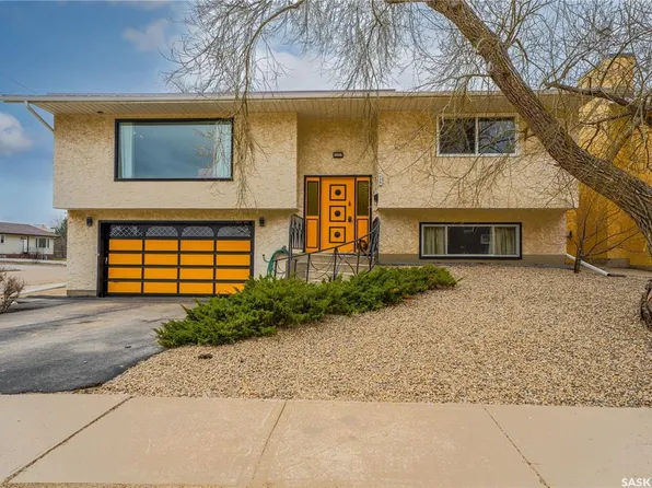 254 2nd AVENUE E, Gravelbourg, SK S0H 1X0