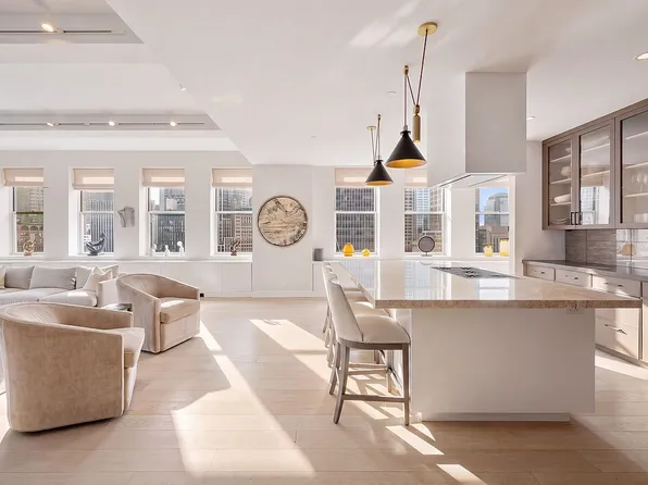 270 Broadway APT 21A, New York, NY 10007