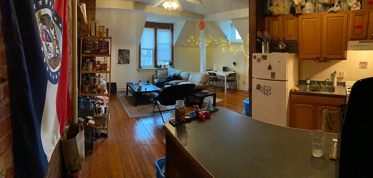 Building Photo - 4035 Spruce St #4
