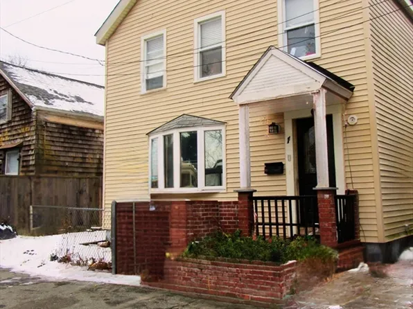 4 Linden Ct, New Bedford, MA 02740