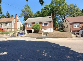 15 Rosemont St, Hyde Park, MA 02136