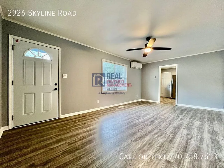 2926 Skyline Dr — Photo 3