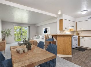 Dupont Lakes Apartments, Fort Wayne, IN 46825