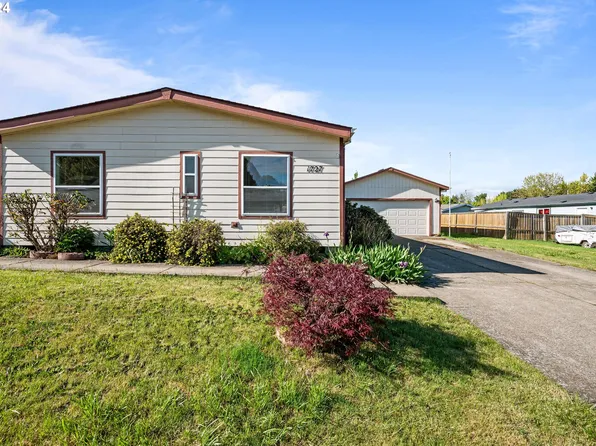 1727 NW 8th St, McMinnville, OR 97128