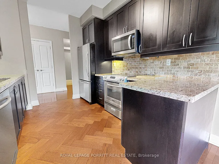 9 Burnhamthorpe Cres #309 — Photo 13