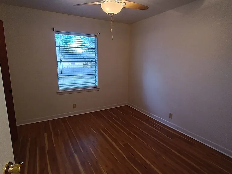1402 Hillcrest Dr — Photo 20