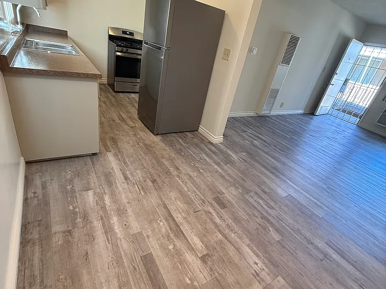 Village Glen Apartments — Photo 22