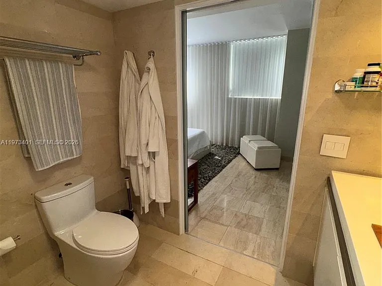 2457 Collins Ave #405 — Photo 22
