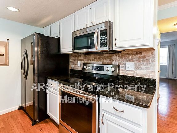 4th image of 6900 Roswell Rd APT J4