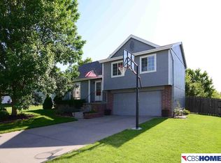 119 Citadel Dr, Papillion, NE 68133