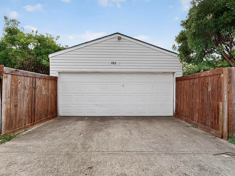 936 Sugarberry Dr — Photo 34