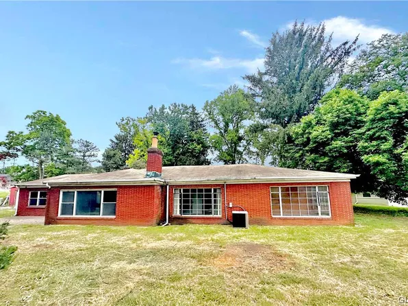 1301 N 14th St, Whitehall, PA 18052