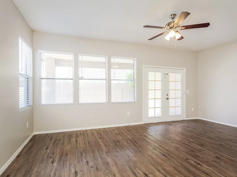 3929 W Irwin Ave — Photo 7