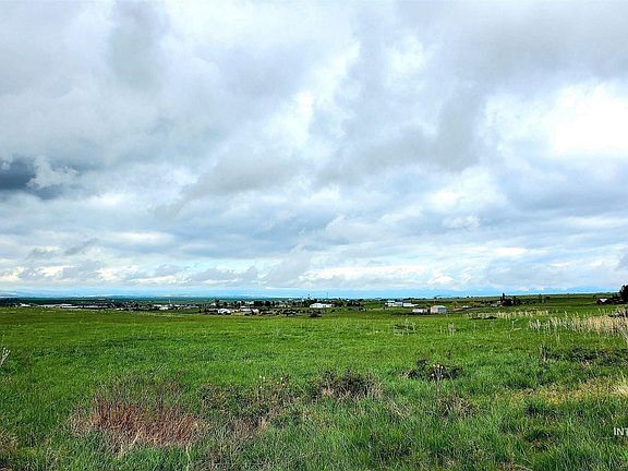 2nd image of 243 Ridgeview Dr