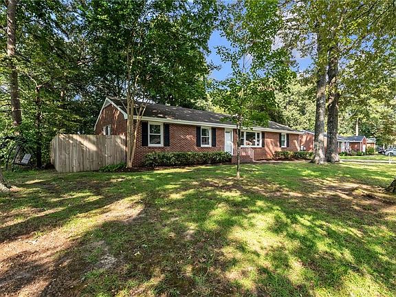 2nd image of 4216 Genoa Cres