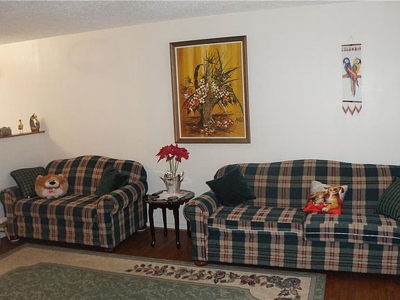 3rd image of 107 N Horne St
