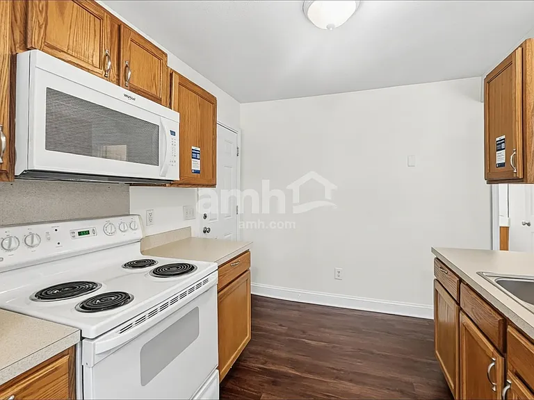 5899 Culloden Ct — Photo 3