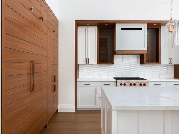 45 Temple St Unit 402, Boston, MA 02114