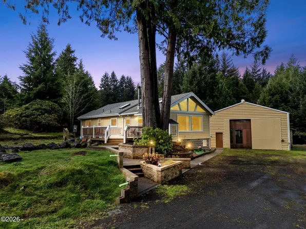 226 SW Wakonda Beach Rd, Waldport, OR 97394
