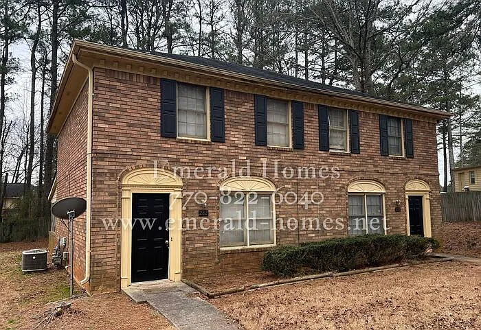 282 Scarlet Way