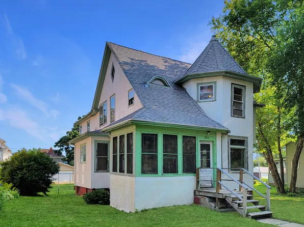506 Stuart Ave, Crookston, MN 56716