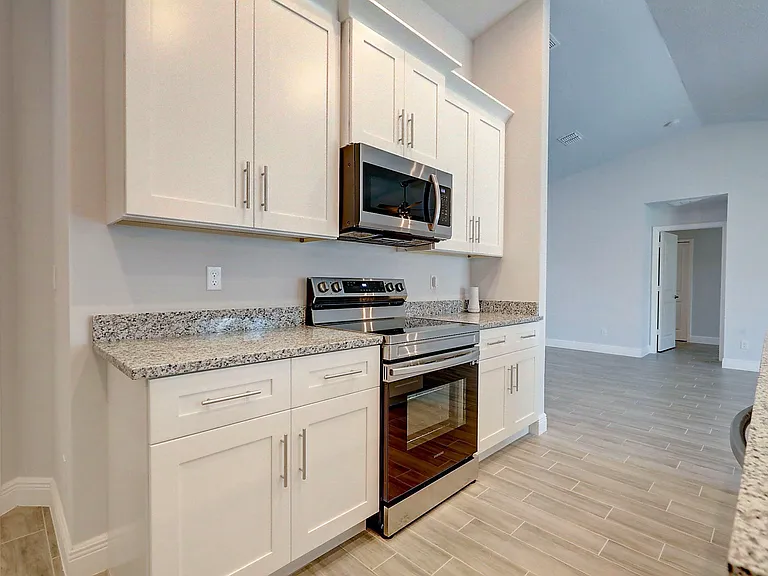 2352 SW Plum Ct — Photo 16