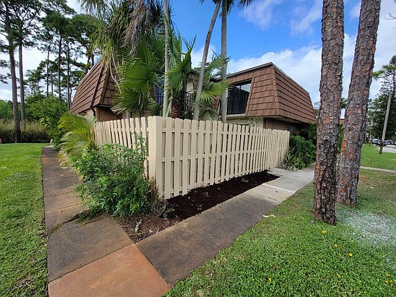 2nd image of 2427 Caroma Ln