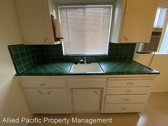 4th image of 10926 Evans St