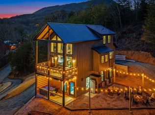 1518 Bear Valley Rd, Sevierville, TN 37876