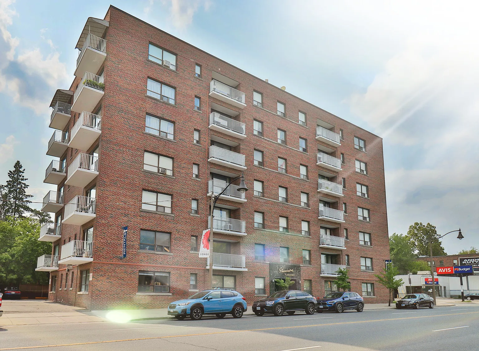 2730 Yonge St photo 1