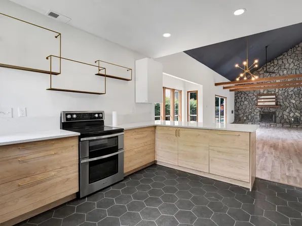 2525 Flowering Tree Cv N, Memphis, TN 38134