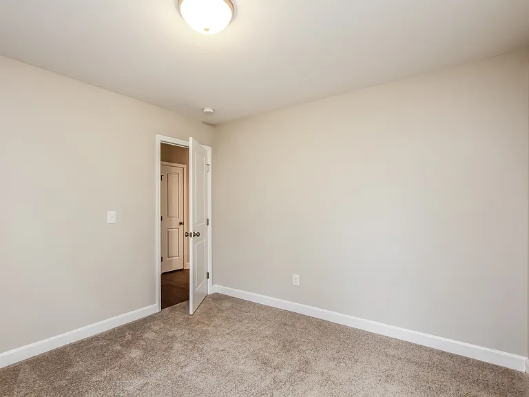 1427 Melrose St — Photo 12
