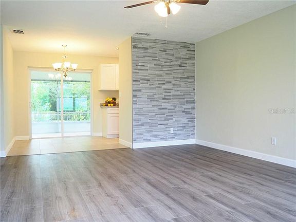 3rd image of 339 Elm Dr