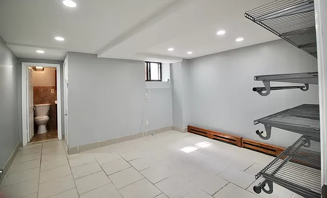 Rented by Hagstrom Management Inc | media 10