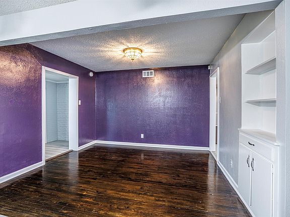 Front room adjacent to Pool room