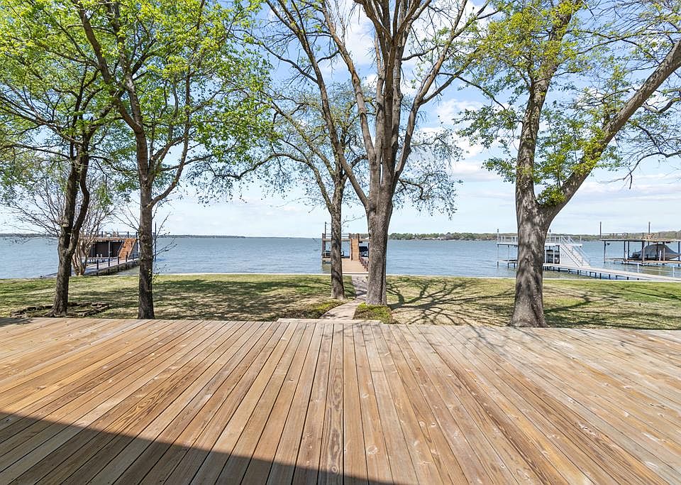 1st image of 670 Enchanted Isles Dr